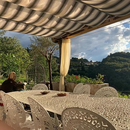 La Casa Sulla Collina Del Castello Villa Breno Luaran gambar