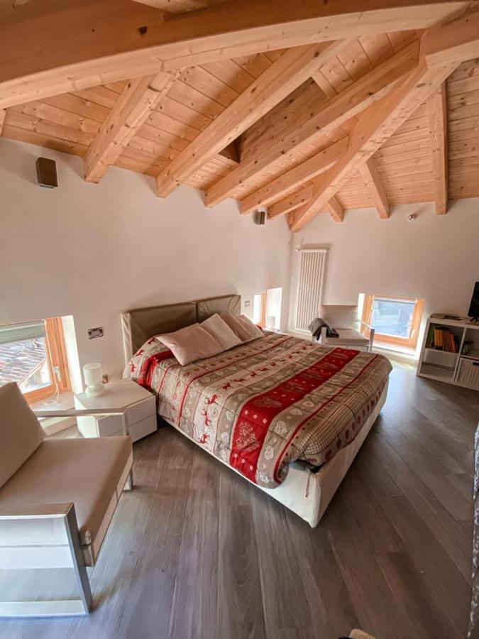 La Casa Sulla Collina Del Castello Villa Breno Luaran gambar