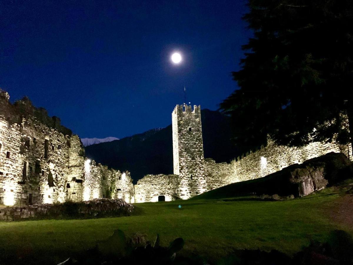 La Casa Sulla Collina Del Castello Villa Breno Luaran gambar
