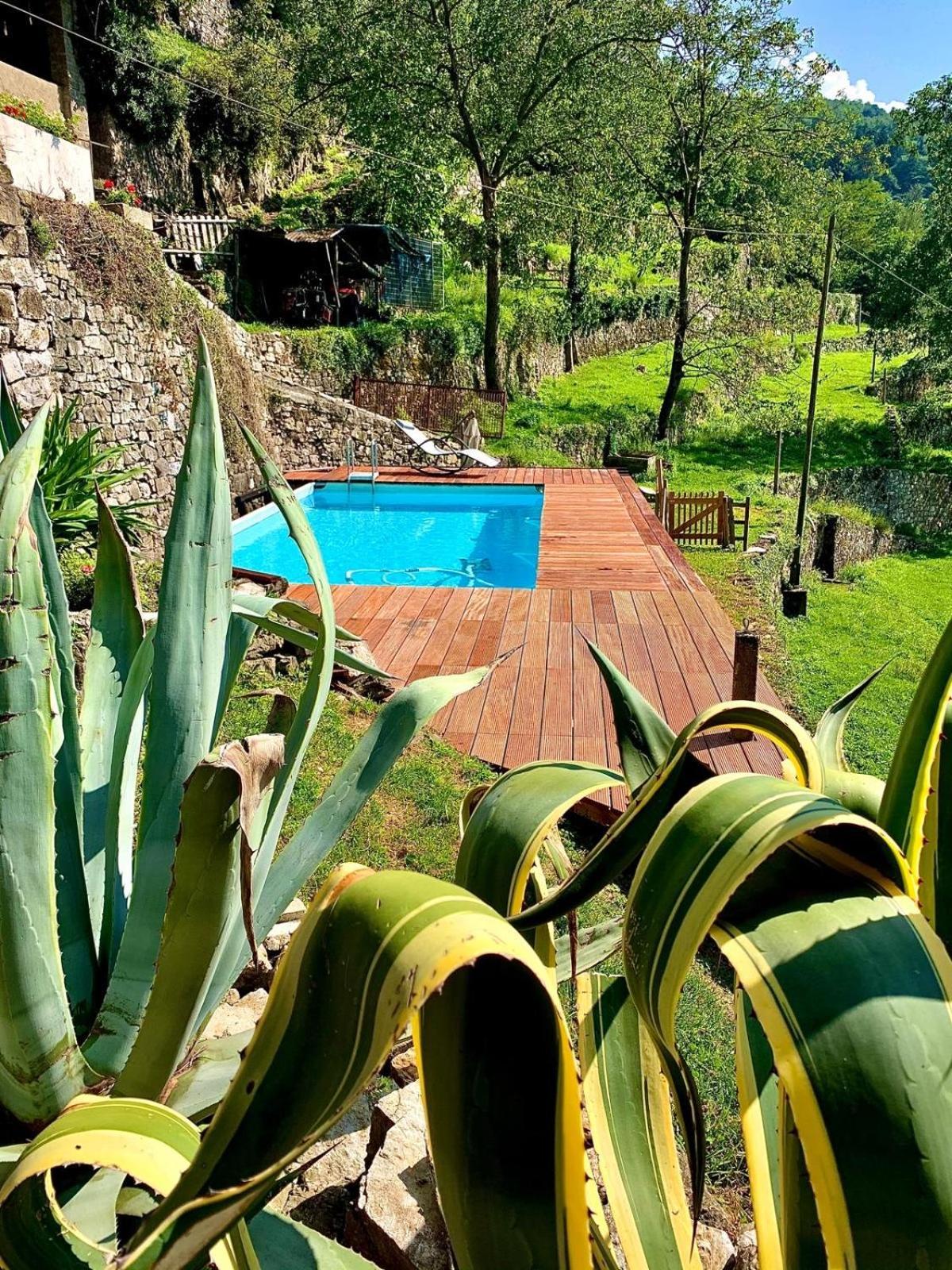 La Casa Sulla Collina Del Castello Villa Breno Luaran gambar