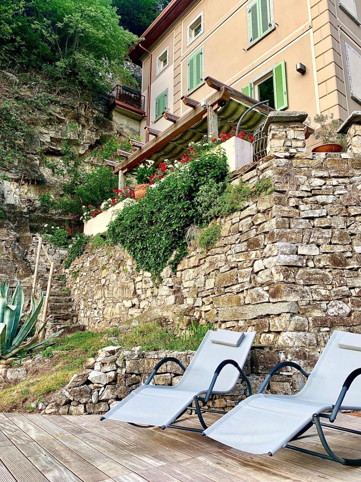 La Casa Sulla Collina Del Castello Villa Breno Luaran gambar